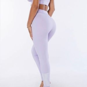 Fenty savage x leggings in lavendar color